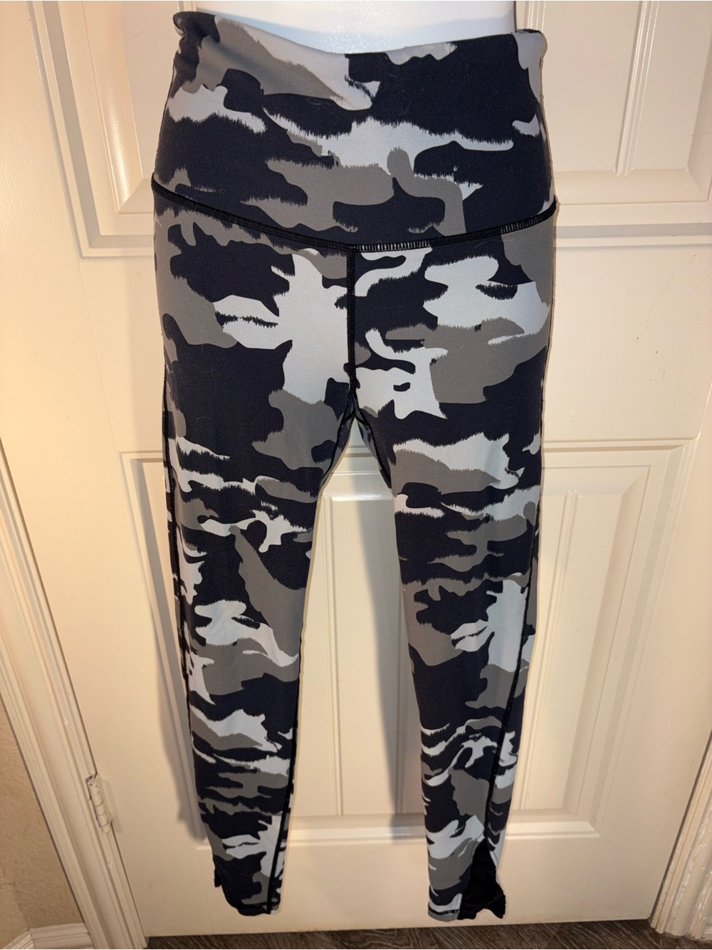 Mono B Black Gray Camo Leggings with cute mesh crisscross ankles. EUC